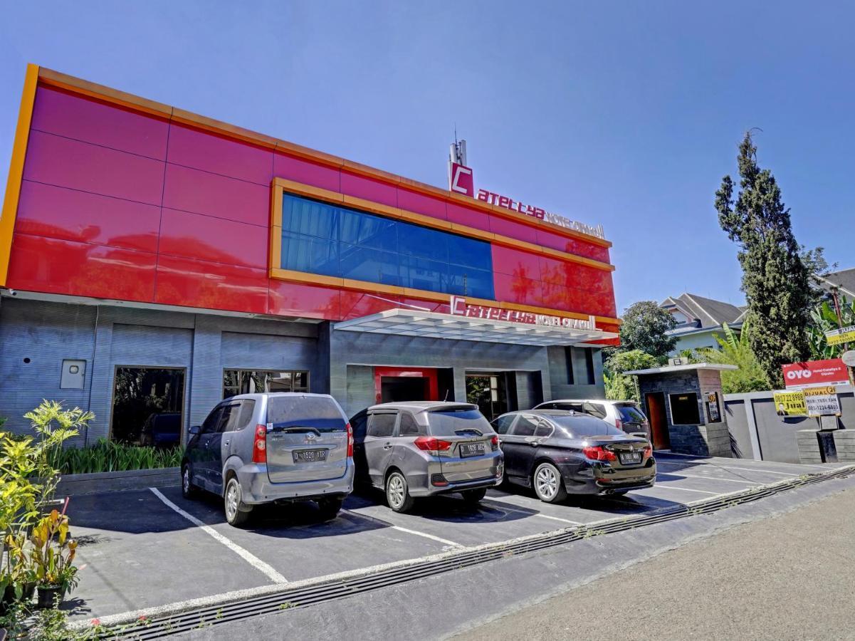 בנדונג Oyo 3953 Hotel Catellya II Cipaku מראה חיצוני תמונה