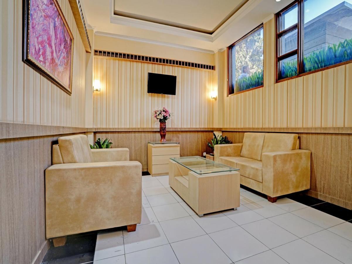 בנדונג Oyo 3953 Hotel Catellya II Cipaku מראה חיצוני תמונה