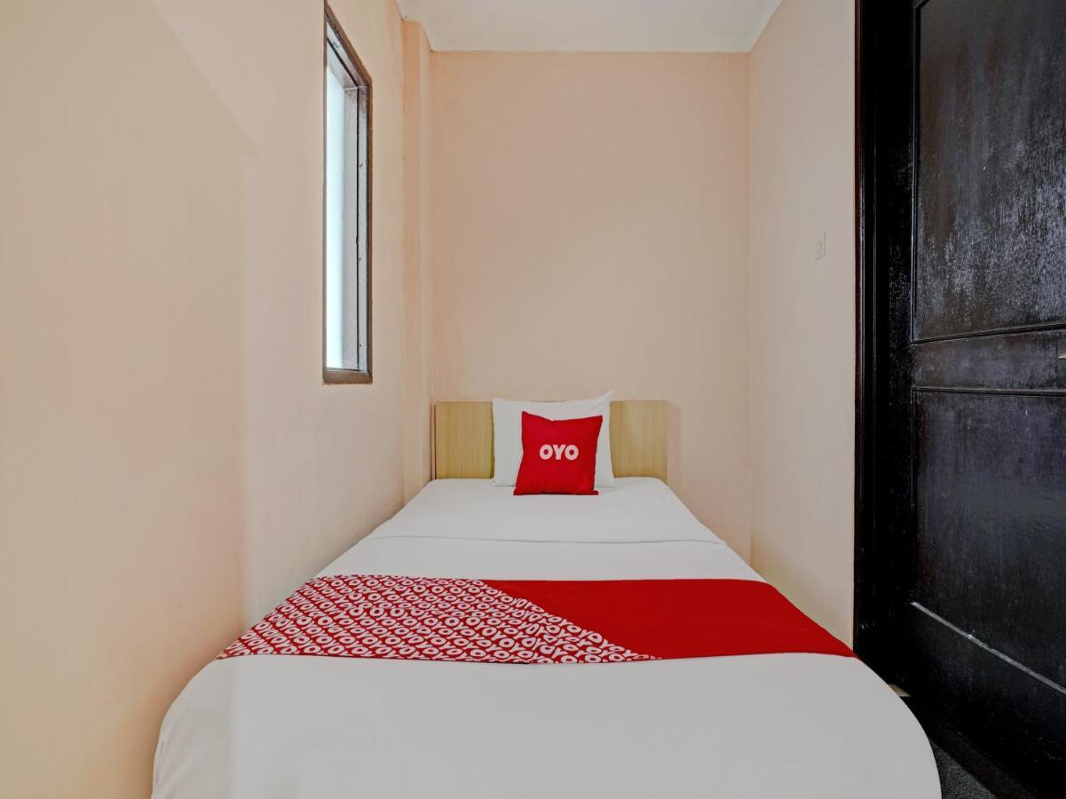 בנדונג Oyo 3953 Hotel Catellya II Cipaku מראה חיצוני תמונה
