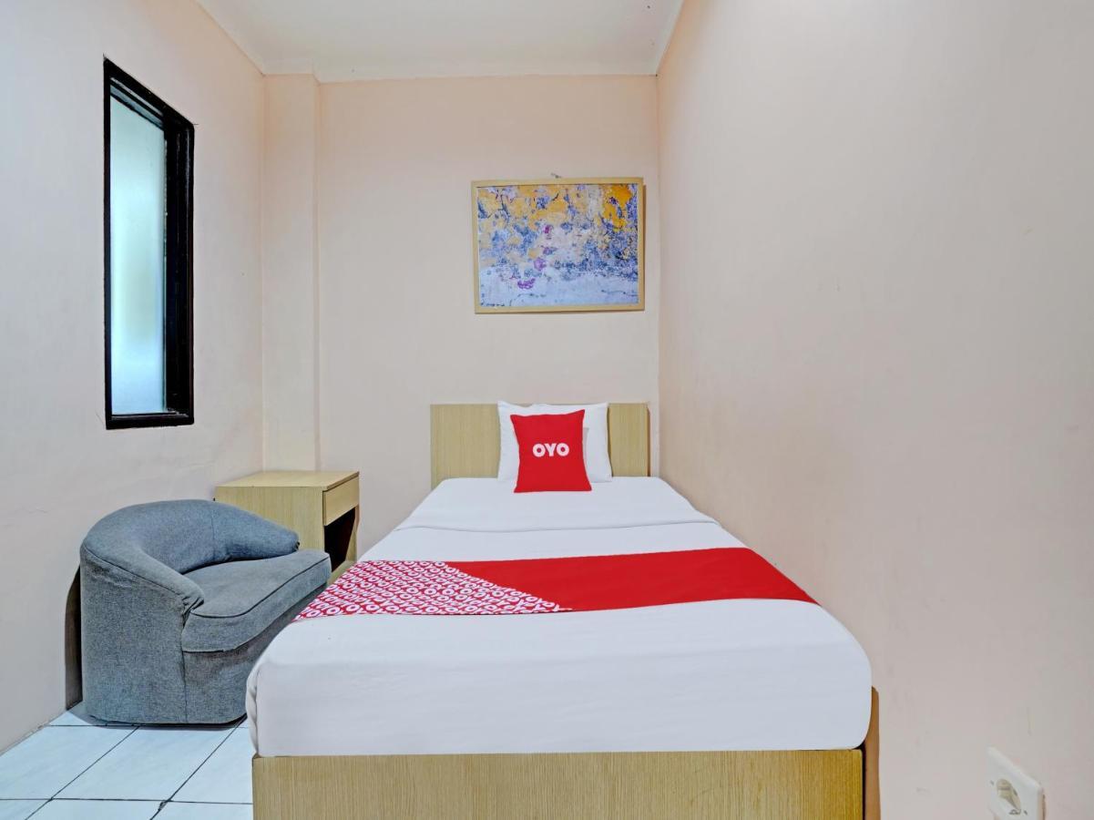 בנדונג Oyo 3953 Hotel Catellya II Cipaku מראה חיצוני תמונה